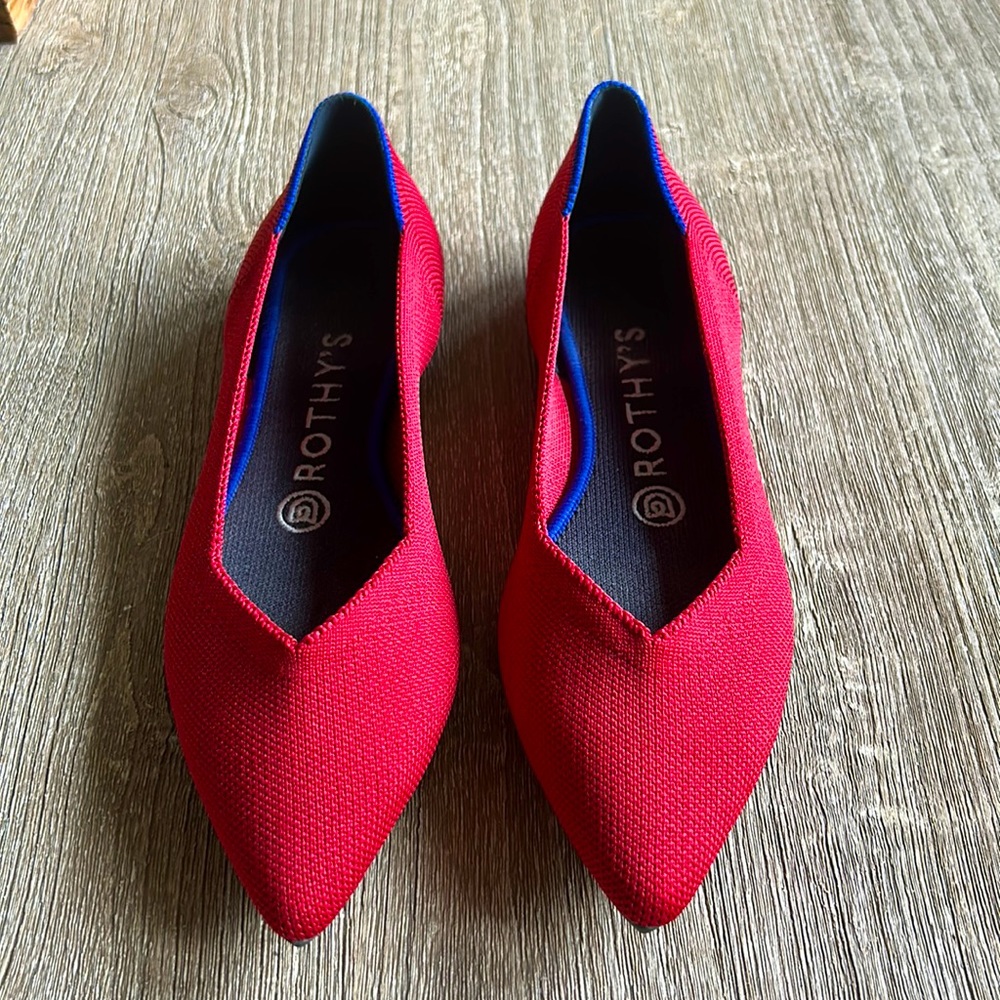 Point Rothy’s in red